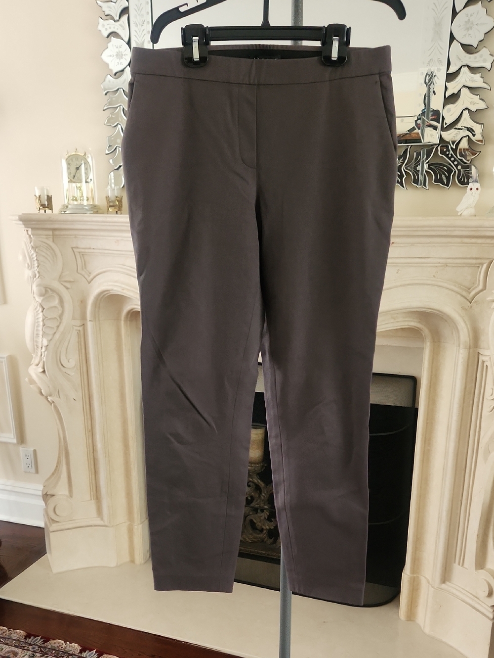 THEORY Thaniel Bistretch Twill SlimFit Trousers Pants. Flattering & Streamlined